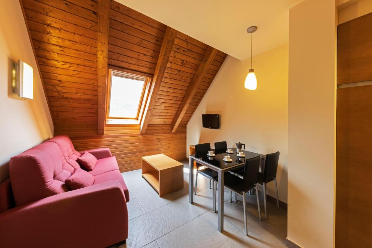 Apartaments Trainera Esterri d'Àneu Kültér fotó